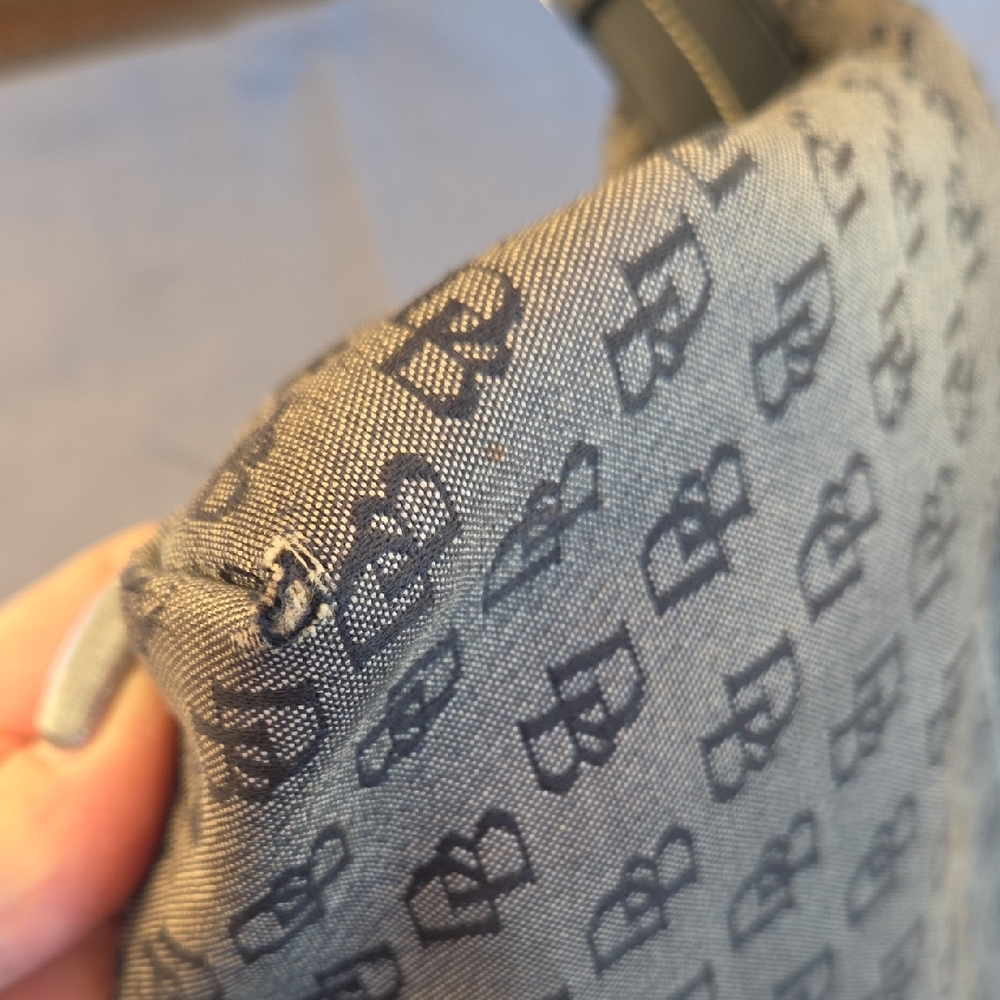 Dooney & Bourke Monogram Tan Shoulder Bag - Picture 12 of 16